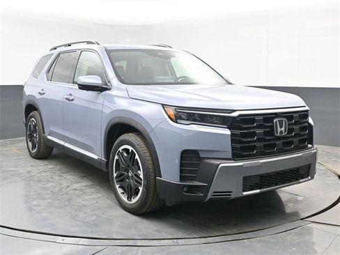 New 2026 Honda Pilot Touring image 2