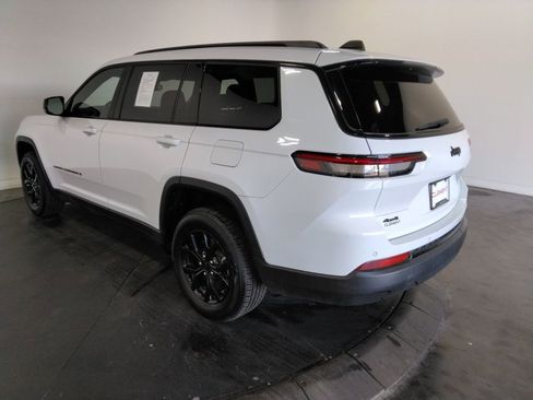 Used 2024 Jeep Grand Cherokee L Laredo AWD/4WD image 8