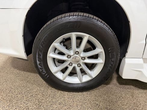 Used 2019 Dodge Grand Caravan SXT FWD image 65