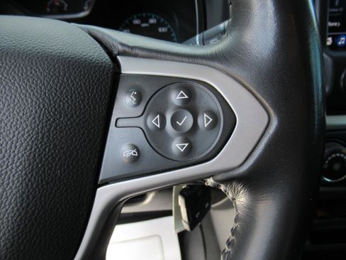 Used 2022 Chevrolet Colorado LT RWD image 25