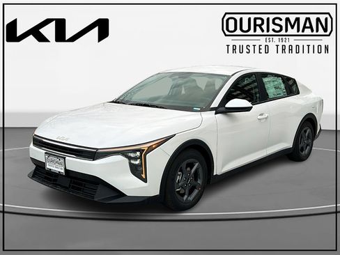 New 2025 Kia K4 LXS image 2