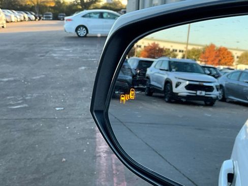 Used 2025 Toyota RAV4 XLE image 20