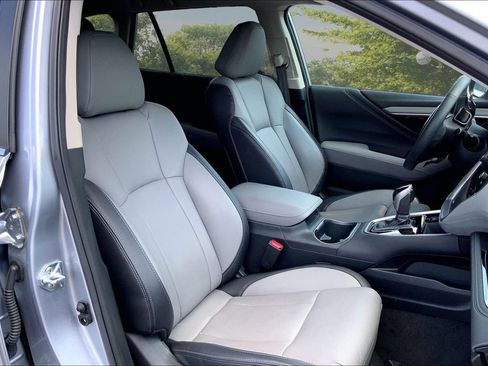 Used 2025 Subaru Outback Limited AWD/4WD image 28