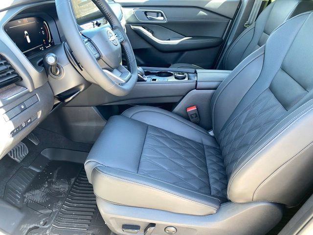 New 2026 Nissan Rogue Platinum AWD/4WD image 10