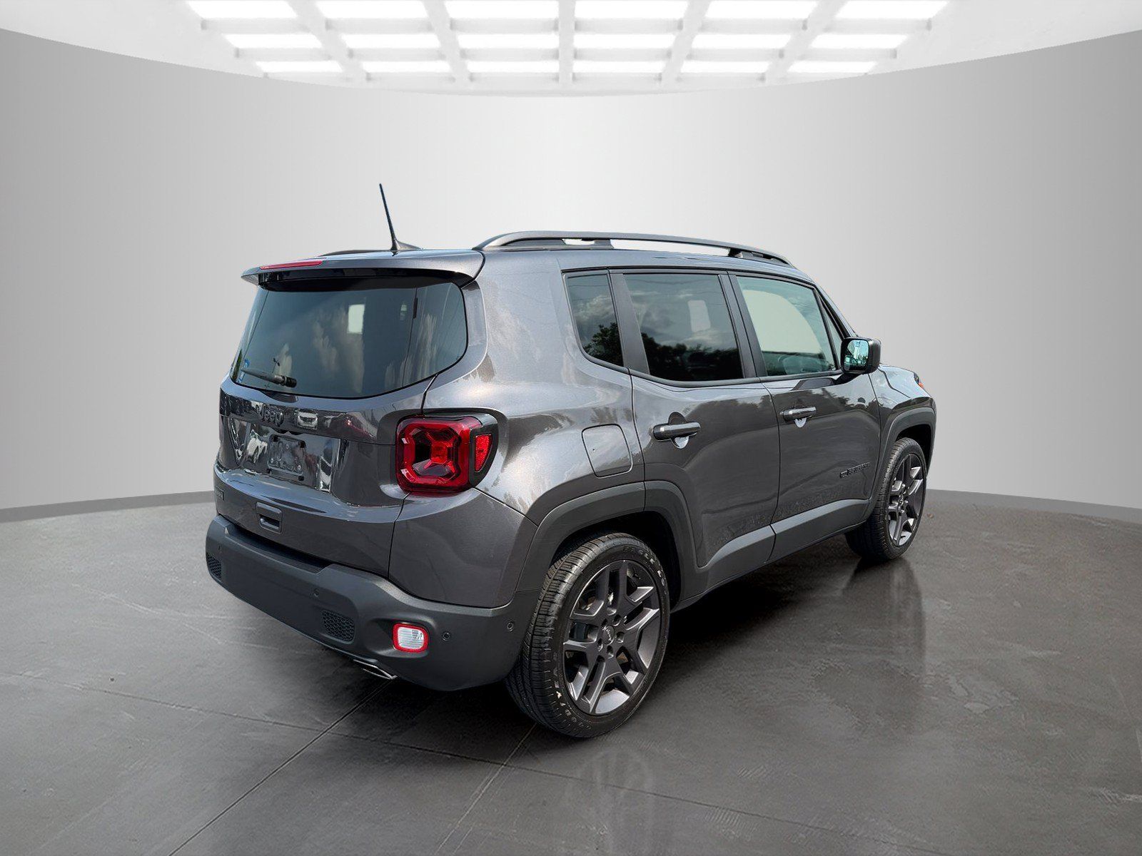 Used 2021 Jeep Renegade Latitude FWD image 7