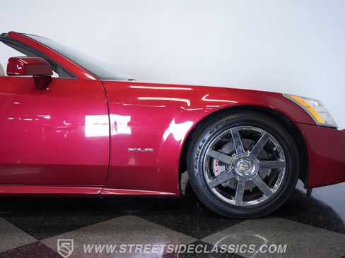 Used 2005 Cadillac XLR image 39