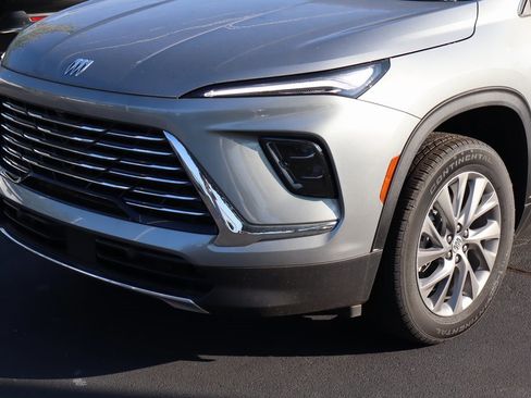 New 2025 Buick Enclave Preferred image 4