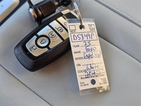 Certified 2025 Ford Expedition Max Platinum image 33