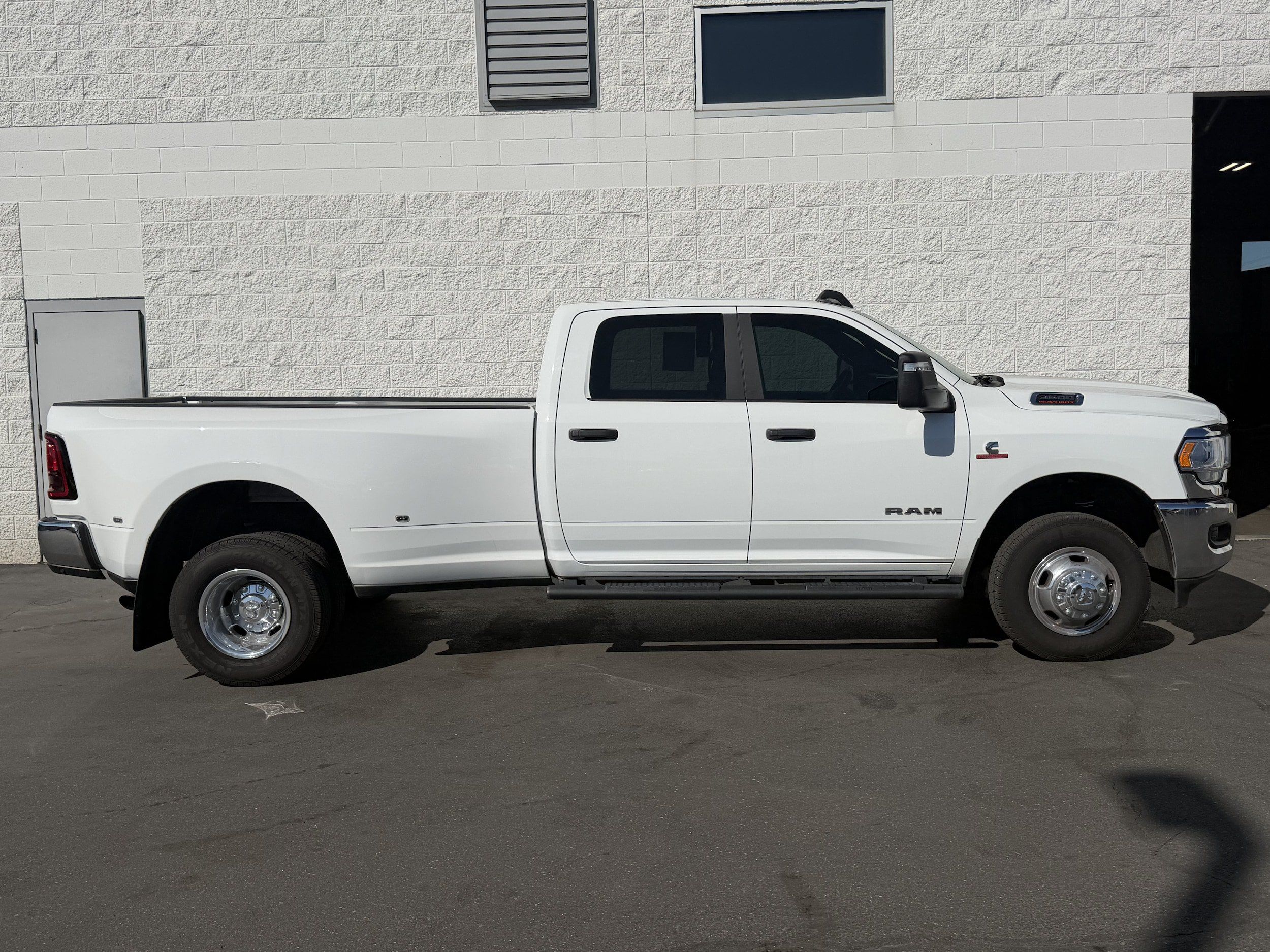 Used 2023 RAM 3500 Big Horn w/ Level 1 Equipment Group AWD/4WD image 4