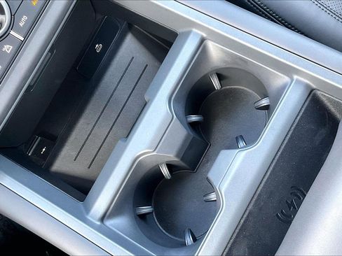 New 2026 Land Rover Defender 110 X-Dynamic SE image 23