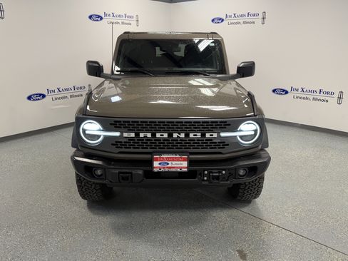 Used 2025 Ford Bronco Badlands AWD/4WD image 2