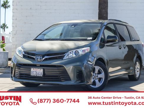 Certified 2020 Toyota Sienna LE w/ Carpet Mat Package FWD image 1