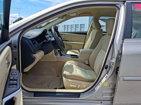 Used 2015 Toyota Camry LE FWD image 14