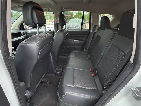 Used 2017 Jeep Compass Latitude AWD/4WD image 11