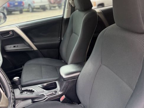 Used 2015 Toyota RAV4 LE FWD image 17