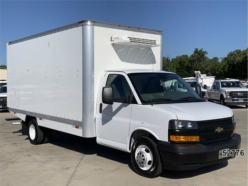 Used 2024 Chevrolet Express 3500 w/ Power Convenience Package RWD image 3
