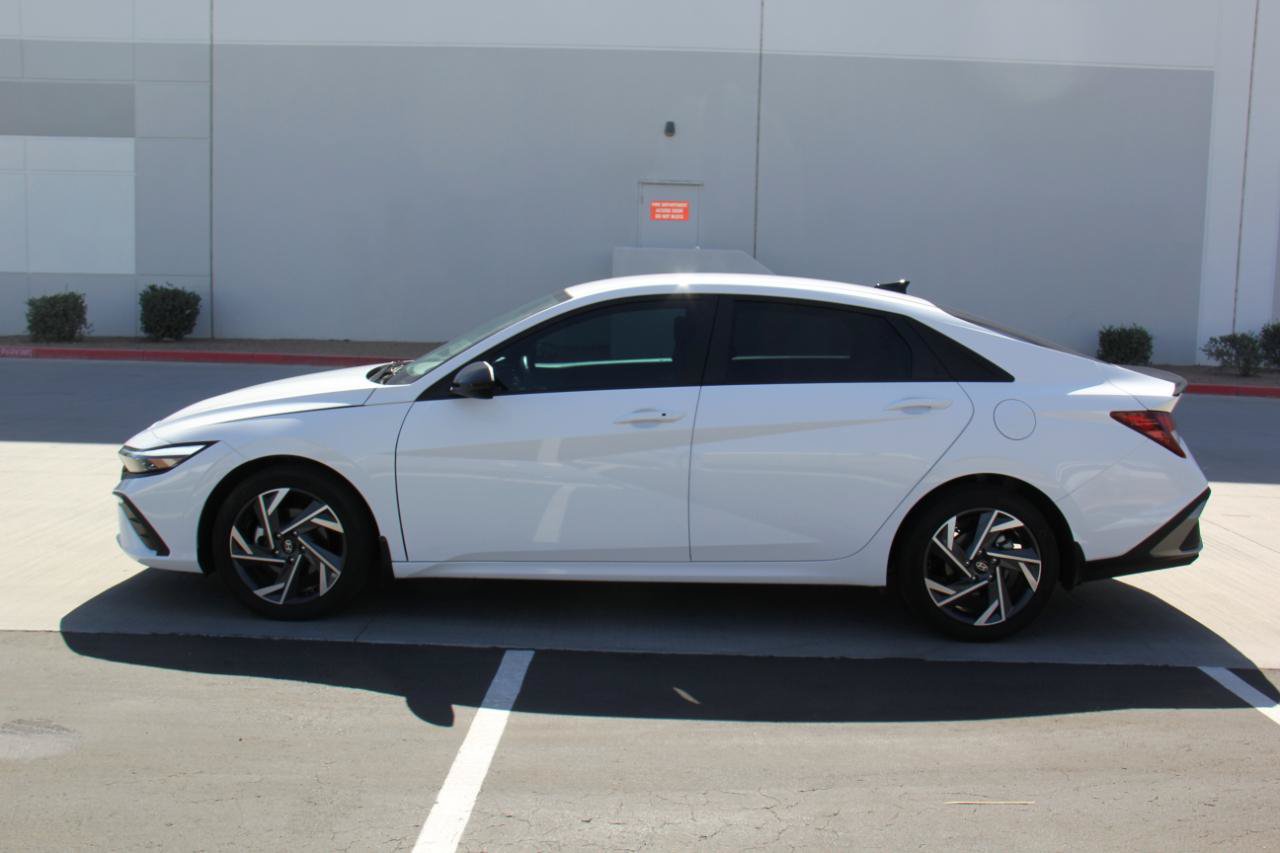 Used 2025 Hyundai Elantra Sport FWD image 8
