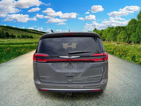 Certified 2022 Chrysler Pacifica Pinnacle FWD image 5