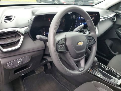 Used 2025 Chevrolet TrailBlazer LT AWD/4WD image 10