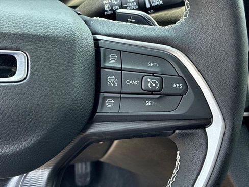 New 2025 Jeep Grand Cherokee Altitude RWD image 28