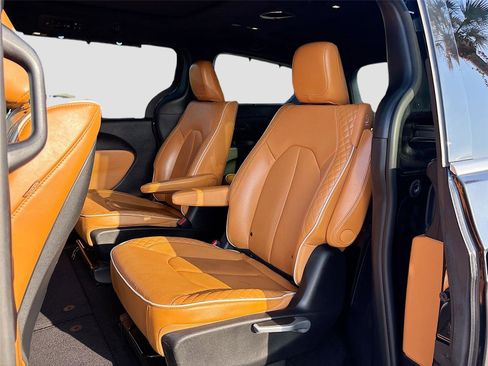 Used 2021 Chrysler Pacifica Pinnacle image 27