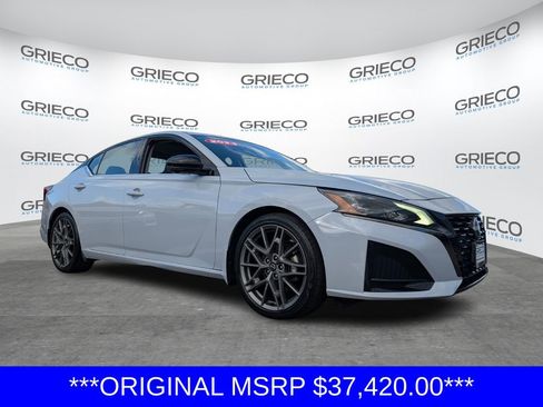 Used 2023 Nissan Altima 2.0 SR FWD image 1