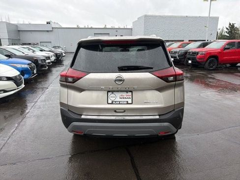 Used 2021 Nissan Rogue SL w/ Premium Package image 4