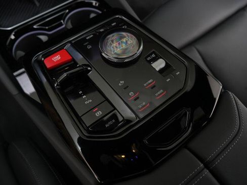 Used 2025 BMW M5 w/ Executive Package image 51