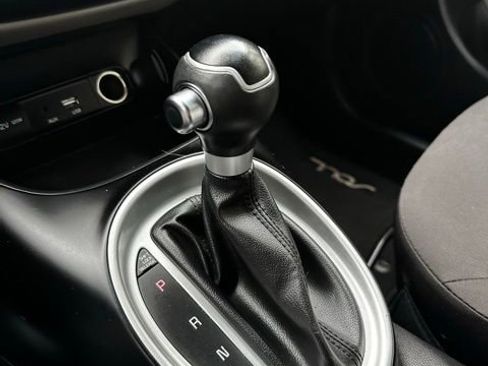 Used 2016 Kia Soul FWD image 31