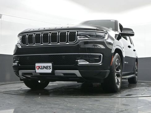 Used 2024 Jeep Wagoneer Series III image 44