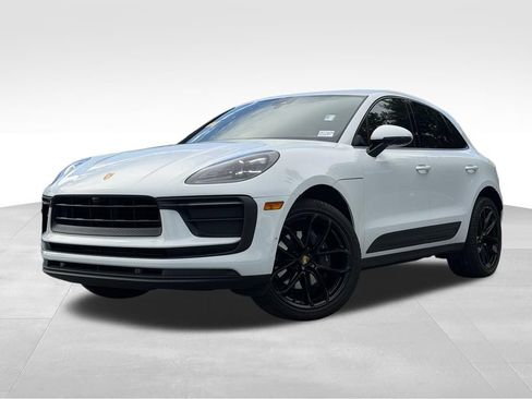 Used 2022 Porsche Macan AWD/4WD image 3