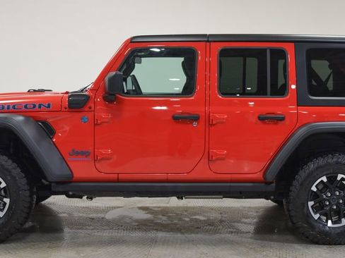 Used 2025 Jeep Wrangler Unlimited Rubicon 4xe w/ Convenience Group AWD/4WD image 6