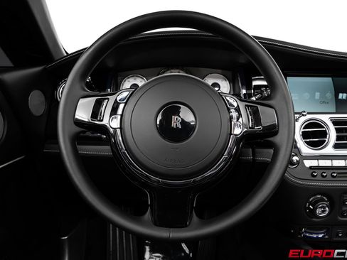 Used 2017 Rolls-Royce Dawn RWD image 28