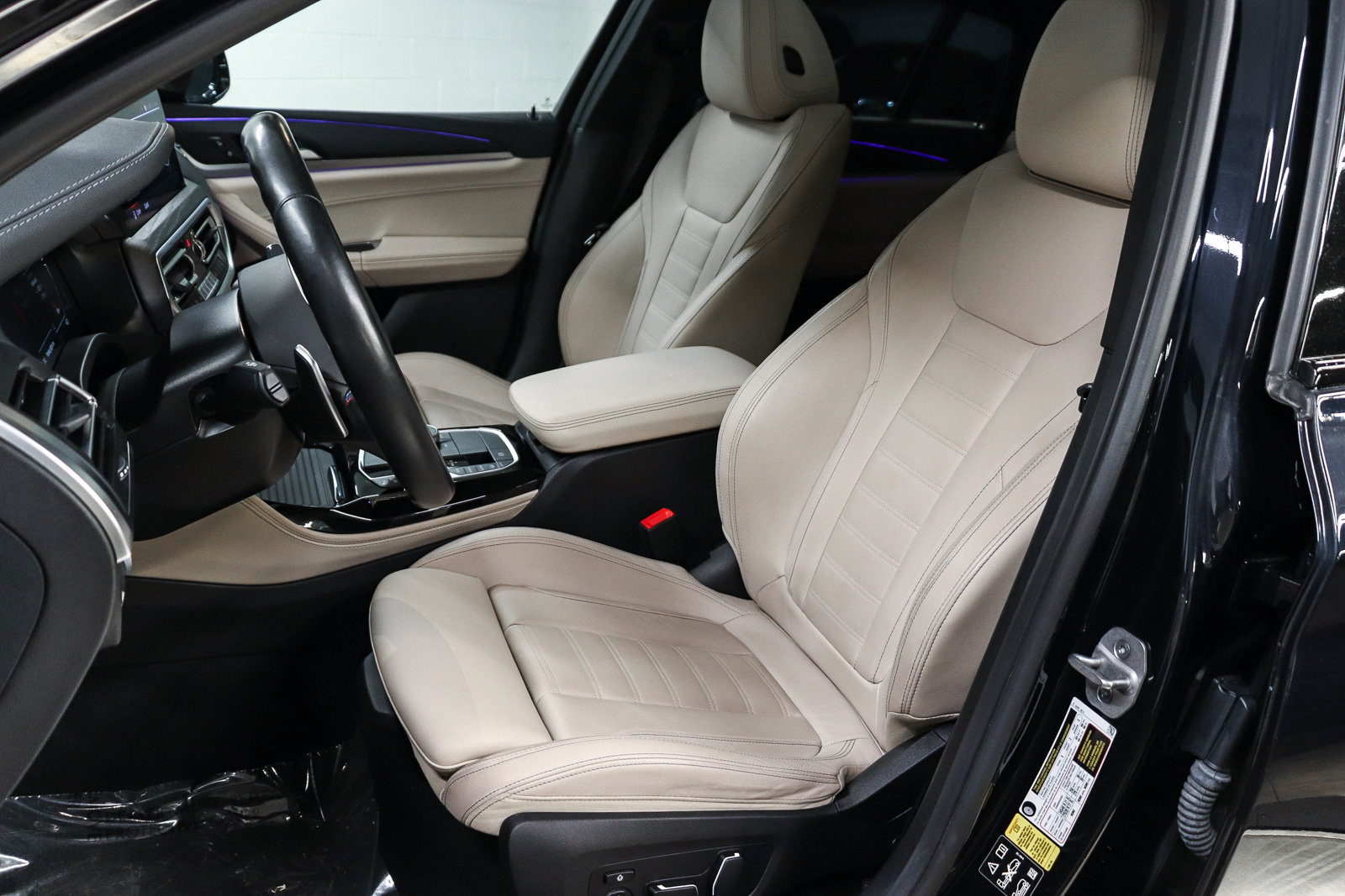 Certified 2024 BMW X4 M40i w/ Premium Package AWD/4WD image 17