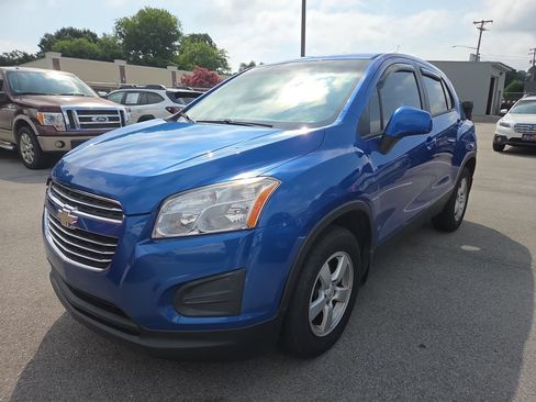 Used 2016 Chevrolet Trax LS w/ LPO, Protection Package AWD/4WD image 10