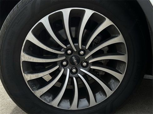 Used 2021 Lincoln Aviator Reserve w/ Elements Package Plus image 10