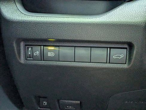 Used 2022 Toyota RAV4 XLE Premium AWD/4WD image 11
