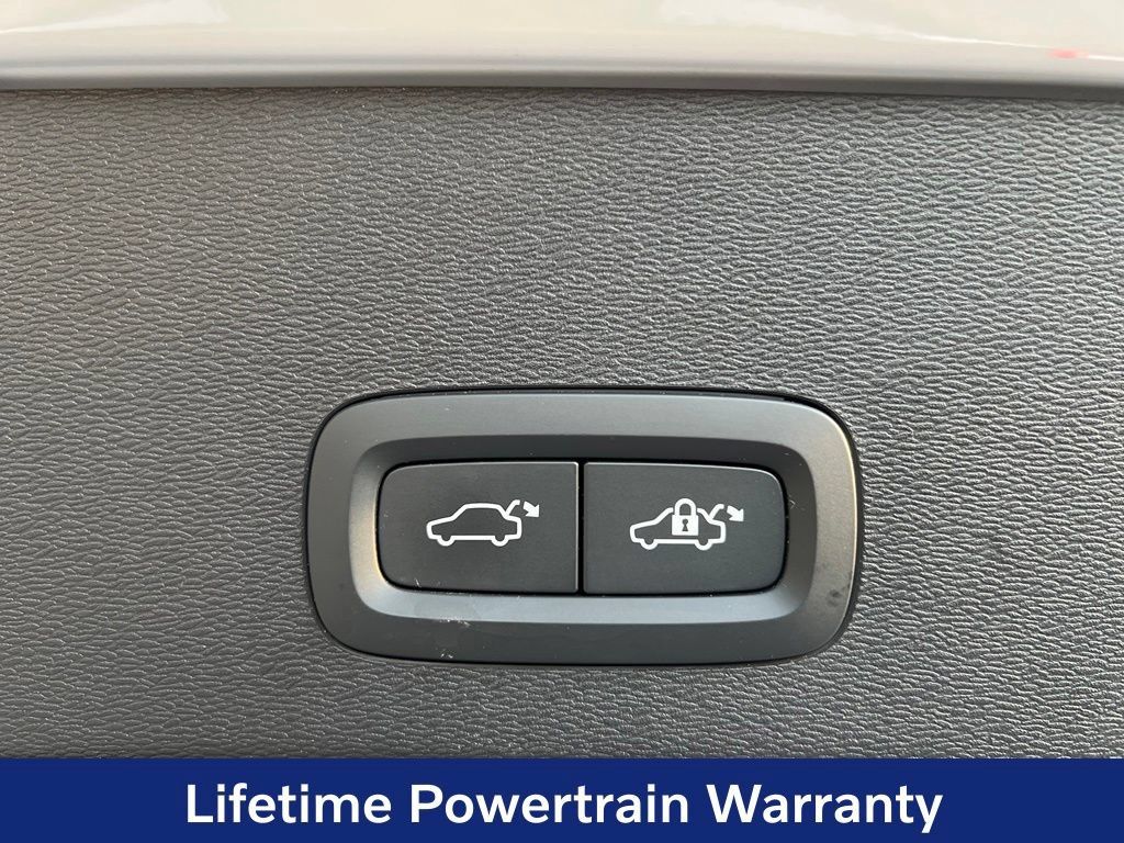 Certified 2023 Volvo C40 P8 Recharge Plus AWD/4WD image 22