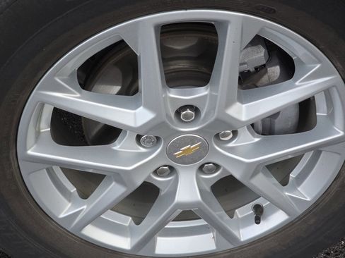 Used 2023 Chevrolet Equinox LT image 11