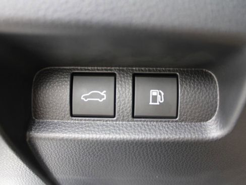 Used 2026 Toyota Crown Platinum AWD/4WD image 18