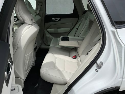 New 2026 Volvo XC60 B5 Ultra w/ Climate Package AWD/4WD image 27