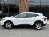 Used 2025 Chevrolet Trax LS w/ LS Convenience Package image 3