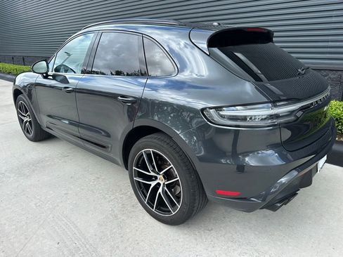 Certified 2024 Porsche Macan image 3