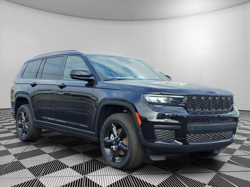 New 2025 Jeep Grand Cherokee L Altitude image 1
