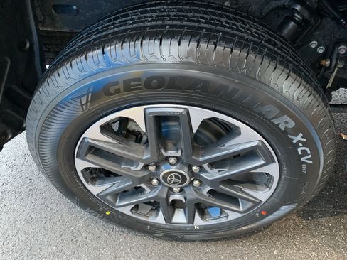 Used 2023 Toyota Tundra Limited image 11