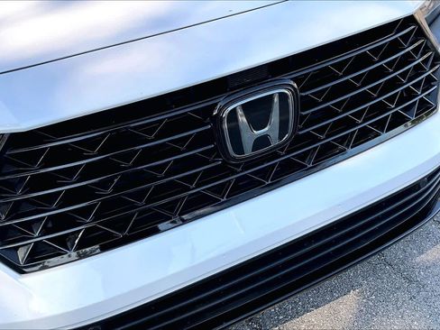 Used 2023 Honda Accord Touring image 29