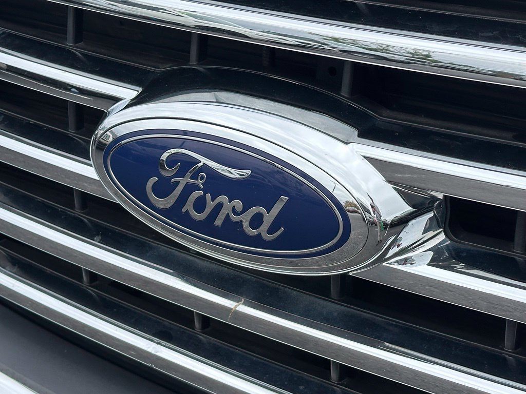 Used 2016 Ford F150 XLT w/ Equipment Group 302A Luxury AWD/4WD image 19