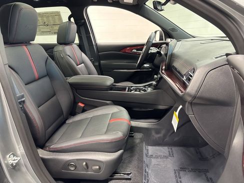 New 2026 Chevrolet Traverse RS image 11