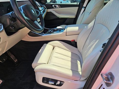 Certified 2025 BMW X7 M60i image 15