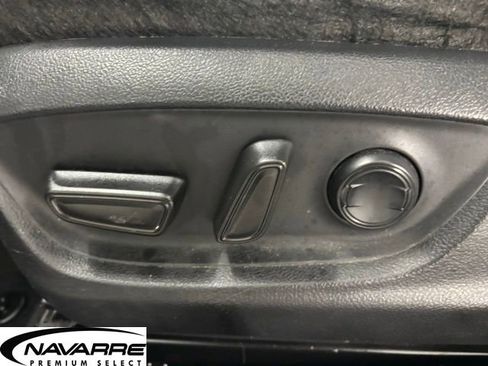 Used 2022 Toyota Camry SE image 12